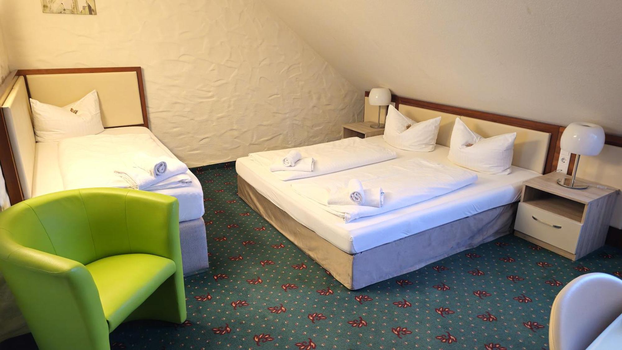 Hotel Avenue Altenfurt Нюрнберг Екстер'єр фото