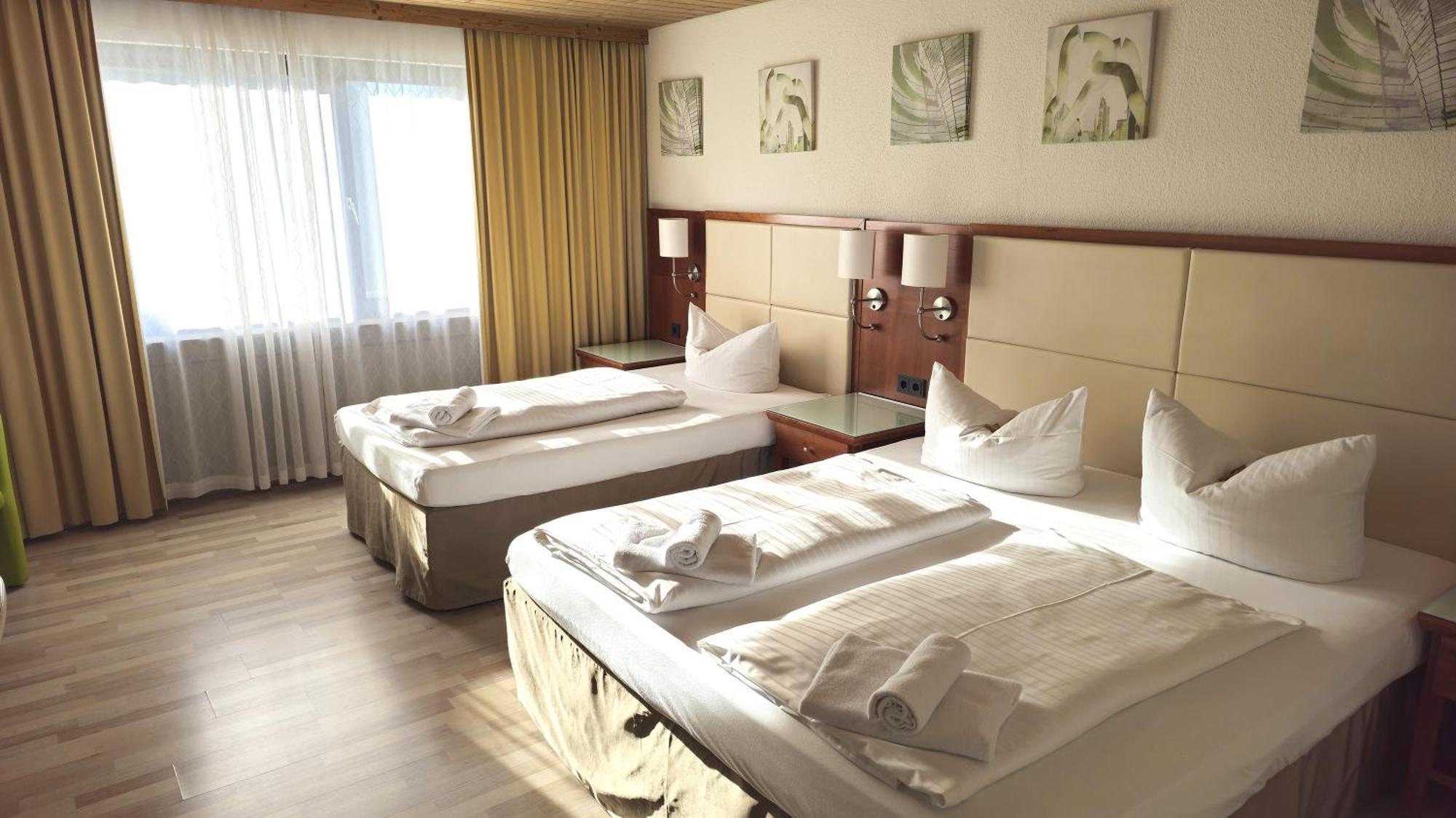 Hotel Avenue Altenfurt Нюрнберг Екстер'єр фото